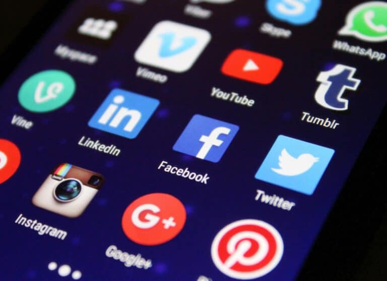 Image illustrating social media for blog about social media tips for local businesses
